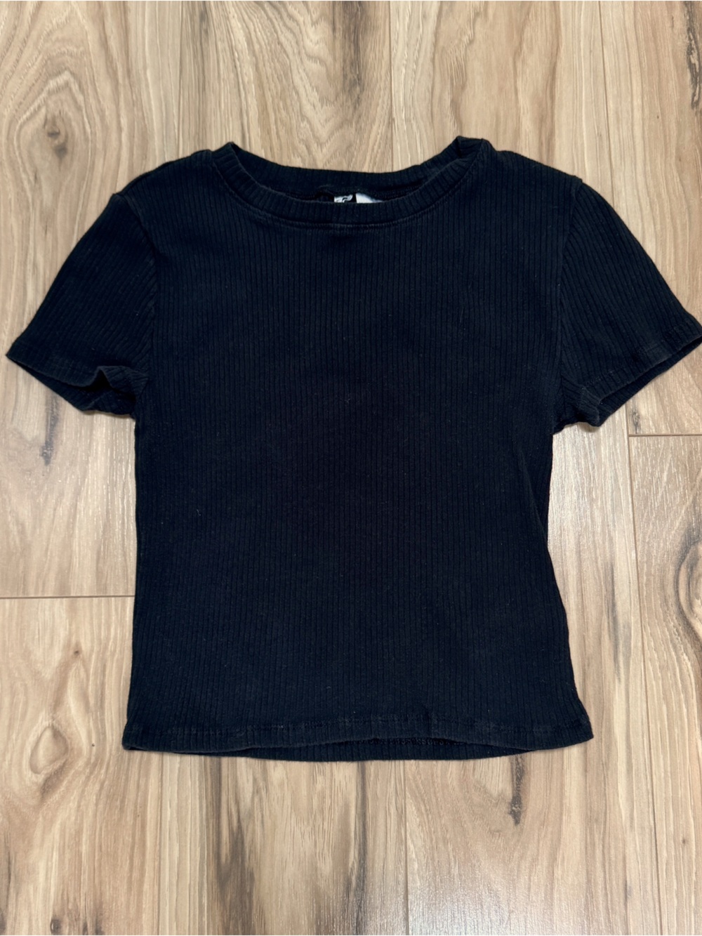 H&M Divided Women's Black Ribbed Fitted Cropped Baby Tee Stretch Minimalist S